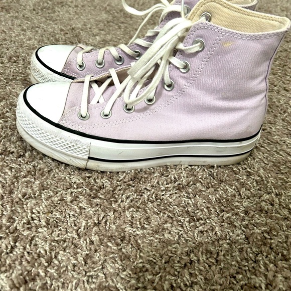 Lilac Converse - Picture 2 of 4